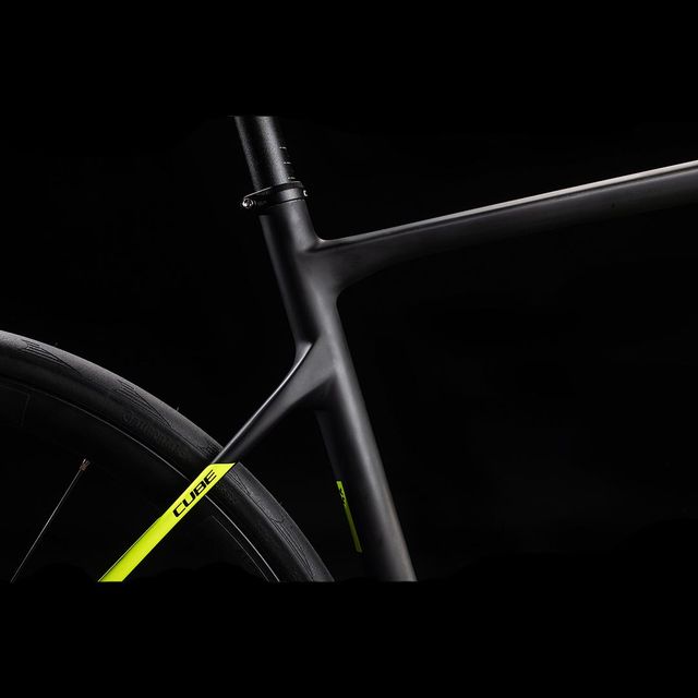 CUBE Attain GTC Race 2020 maantiepyörä CUBE Attain GTC Race 2020 maantiepyörä